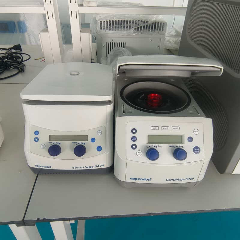 Eppendorf Centrifuge 5424 R – Refrigerated Microcentrifuge